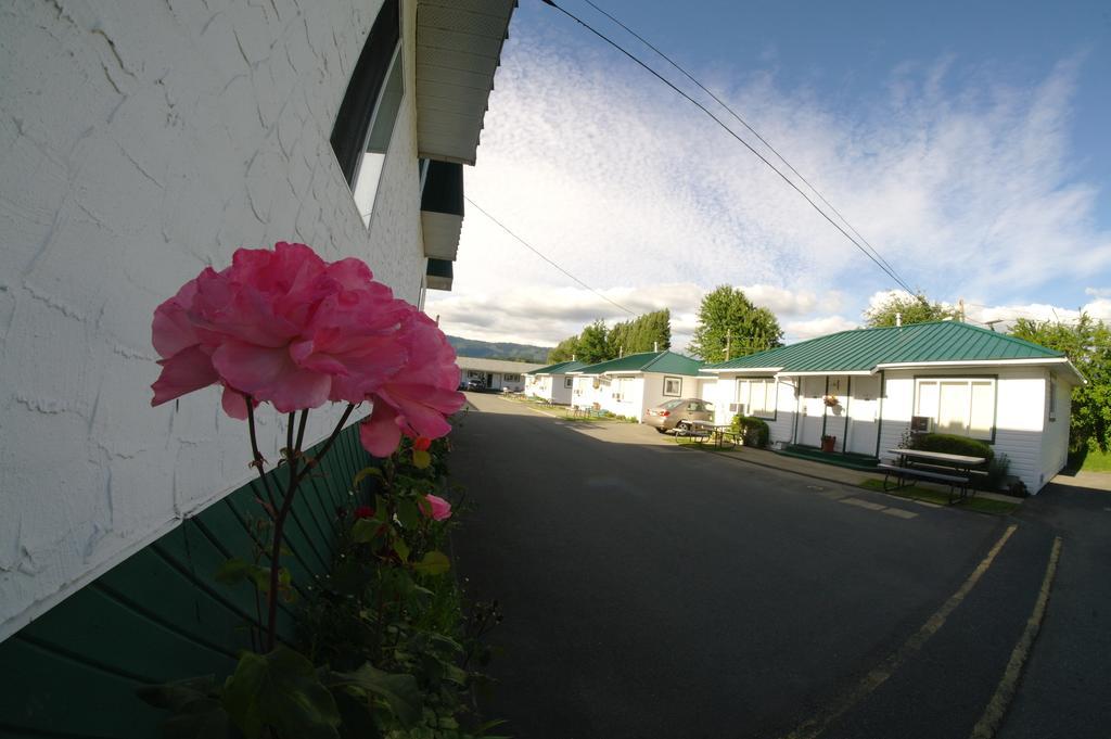 Somass Motel Port Alberni Exterior photo